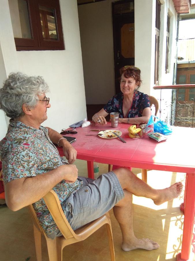 Howrah Guest House Srīnagar Extérieur photo