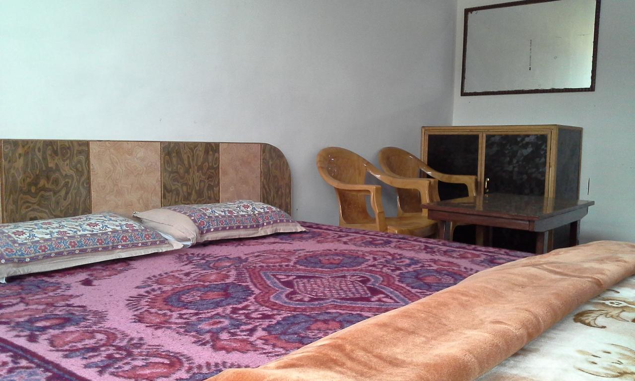 Howrah Guest House Srīnagar Extérieur photo