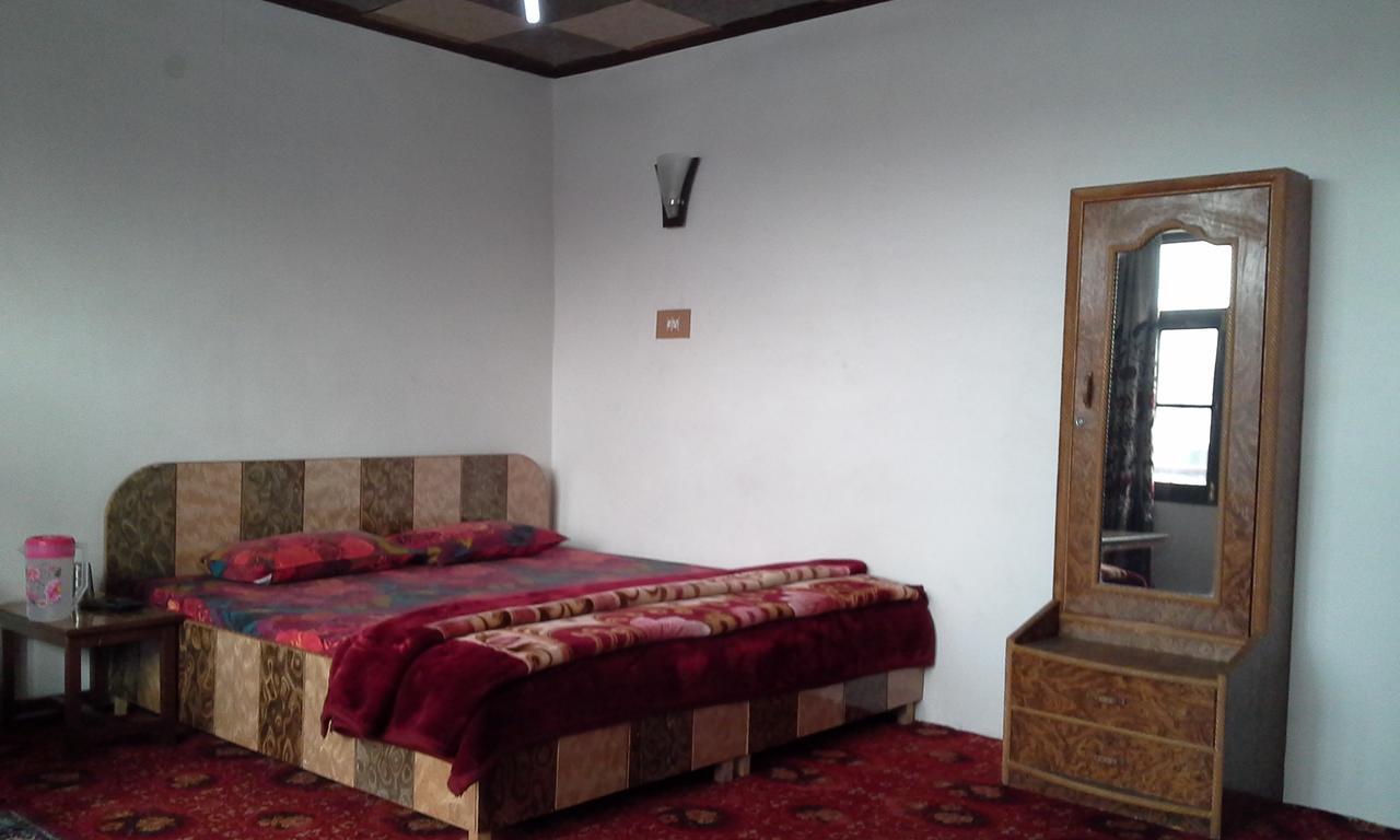 Howrah Guest House Srīnagar Extérieur photo