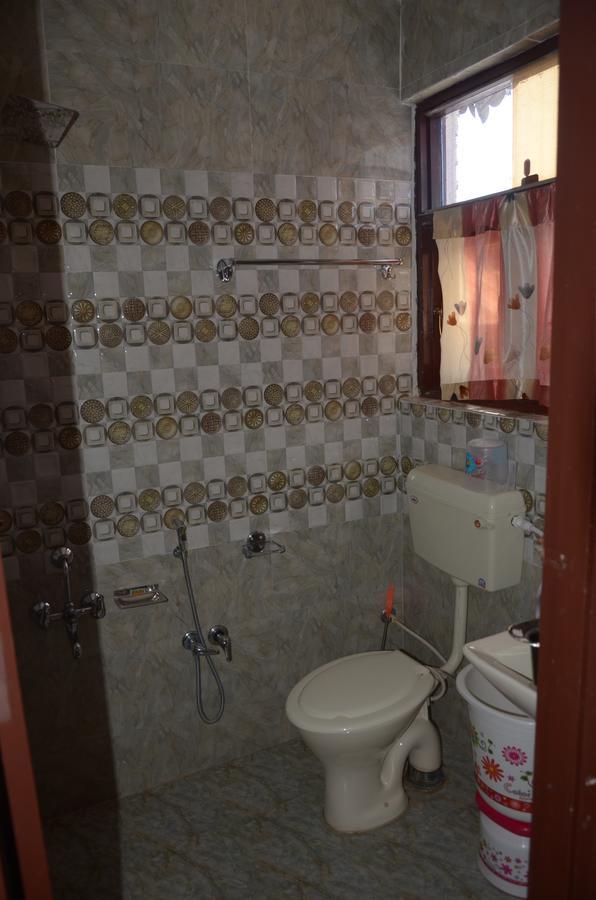 Howrah Guest House Srīnagar Extérieur photo