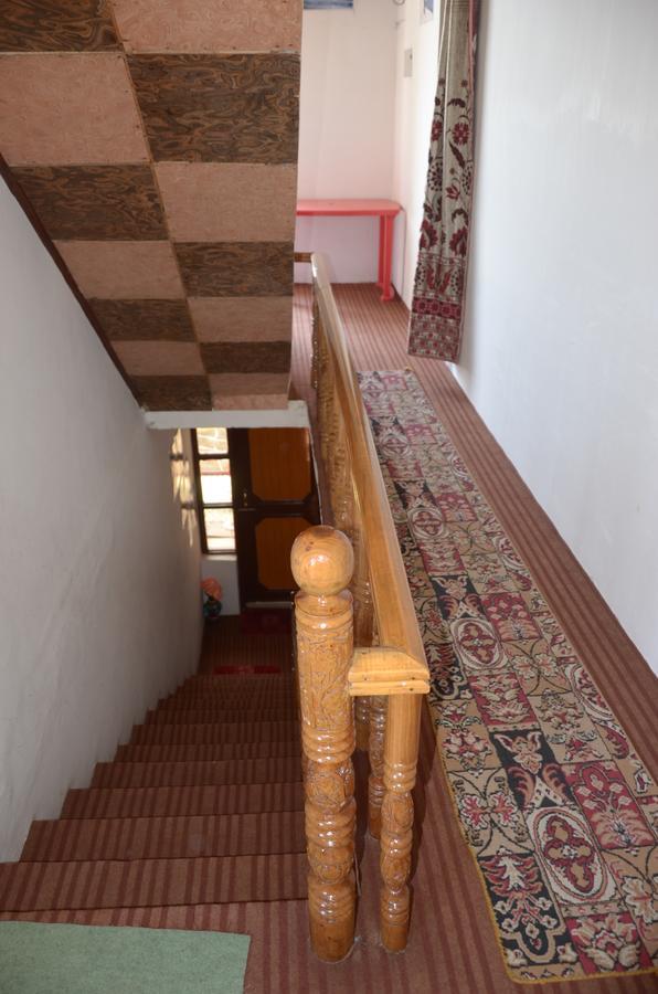 Howrah Guest House Srīnagar Extérieur photo