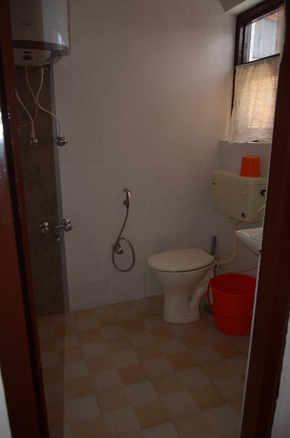 Howrah Guest House Srīnagar Extérieur photo