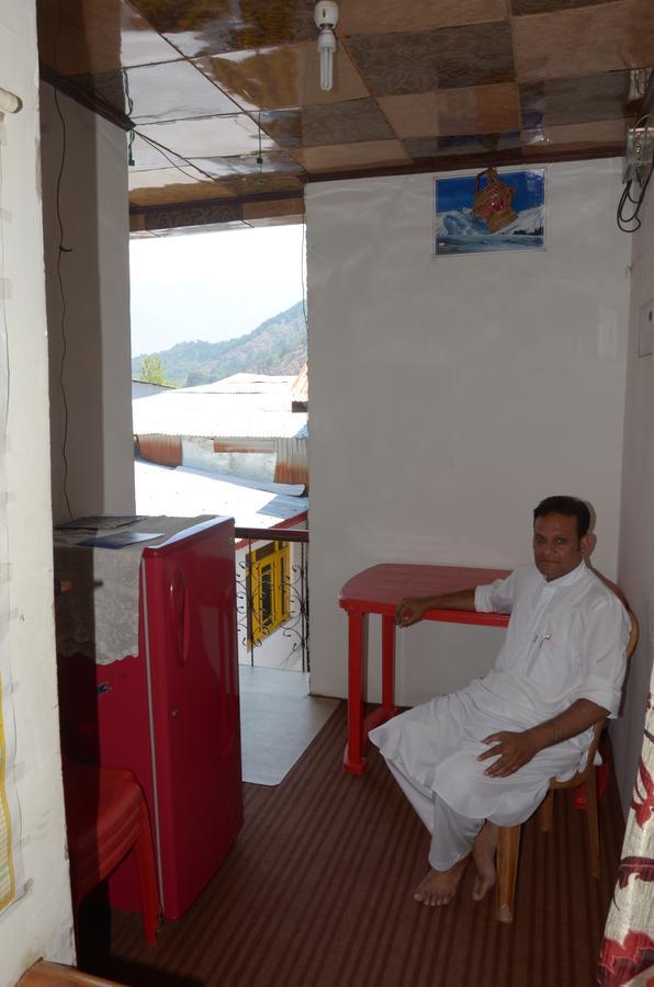 Howrah Guest House Srīnagar Extérieur photo