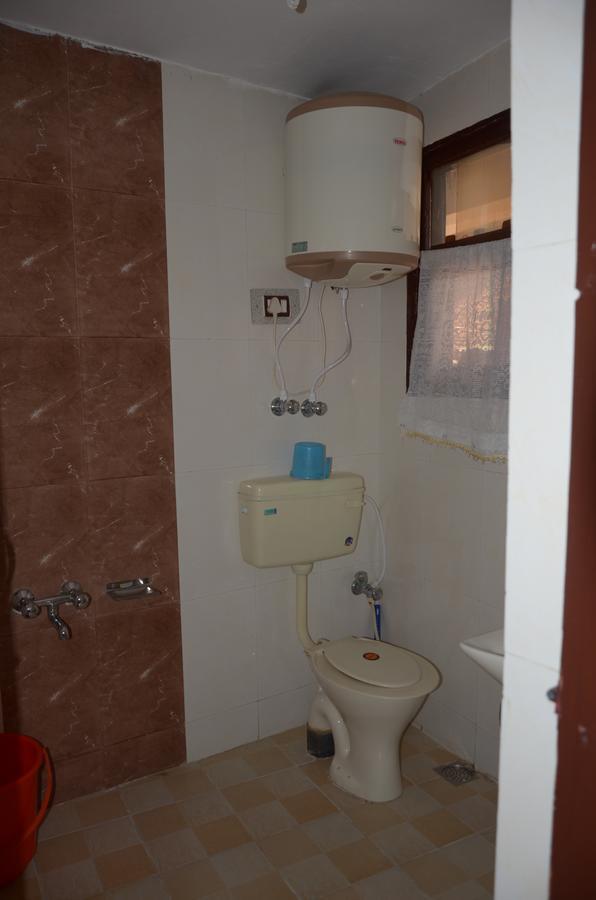 Howrah Guest House Srīnagar Extérieur photo
