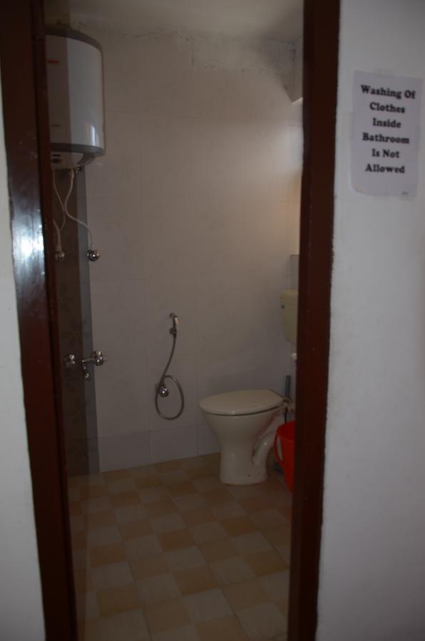 Howrah Guest House Srīnagar Extérieur photo